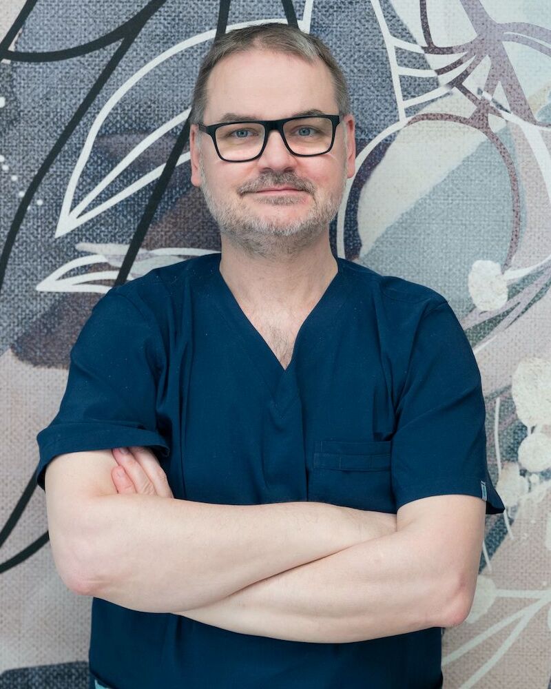 Dr Aleksandar Pavlovic, stomatolog, ugradnja zubnih implanata